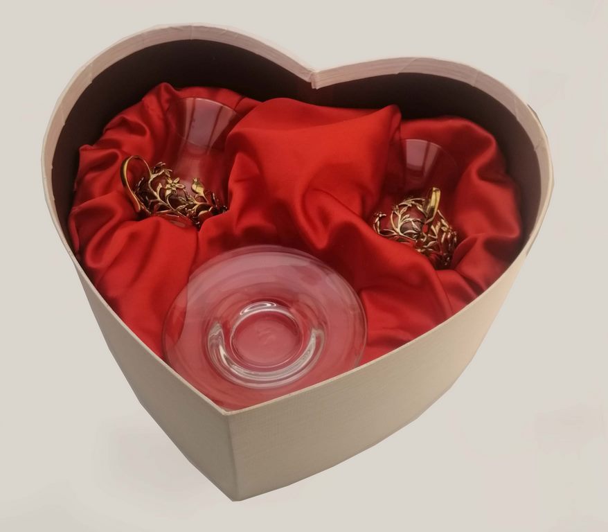 Подарочная коробка Сердце под 2 армуда с ложементом 